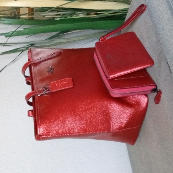 NEW - COACH 3pc Matching Large Red Metallic Tote, Wallet, and Wristlet Set - Picture 3 of 16